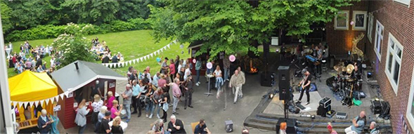17.06.2022 - 350 begeisterte Gäste feiern Tribute Band bei Fete in Cuxhaven